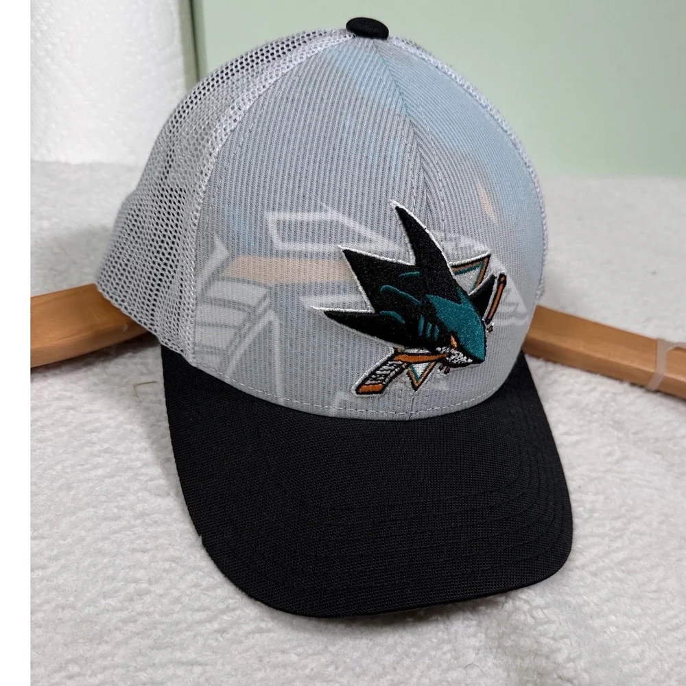 Reebok NHL San Jose Sharks Youth Trucker Hat Snapback Center Ice Black 58BKP